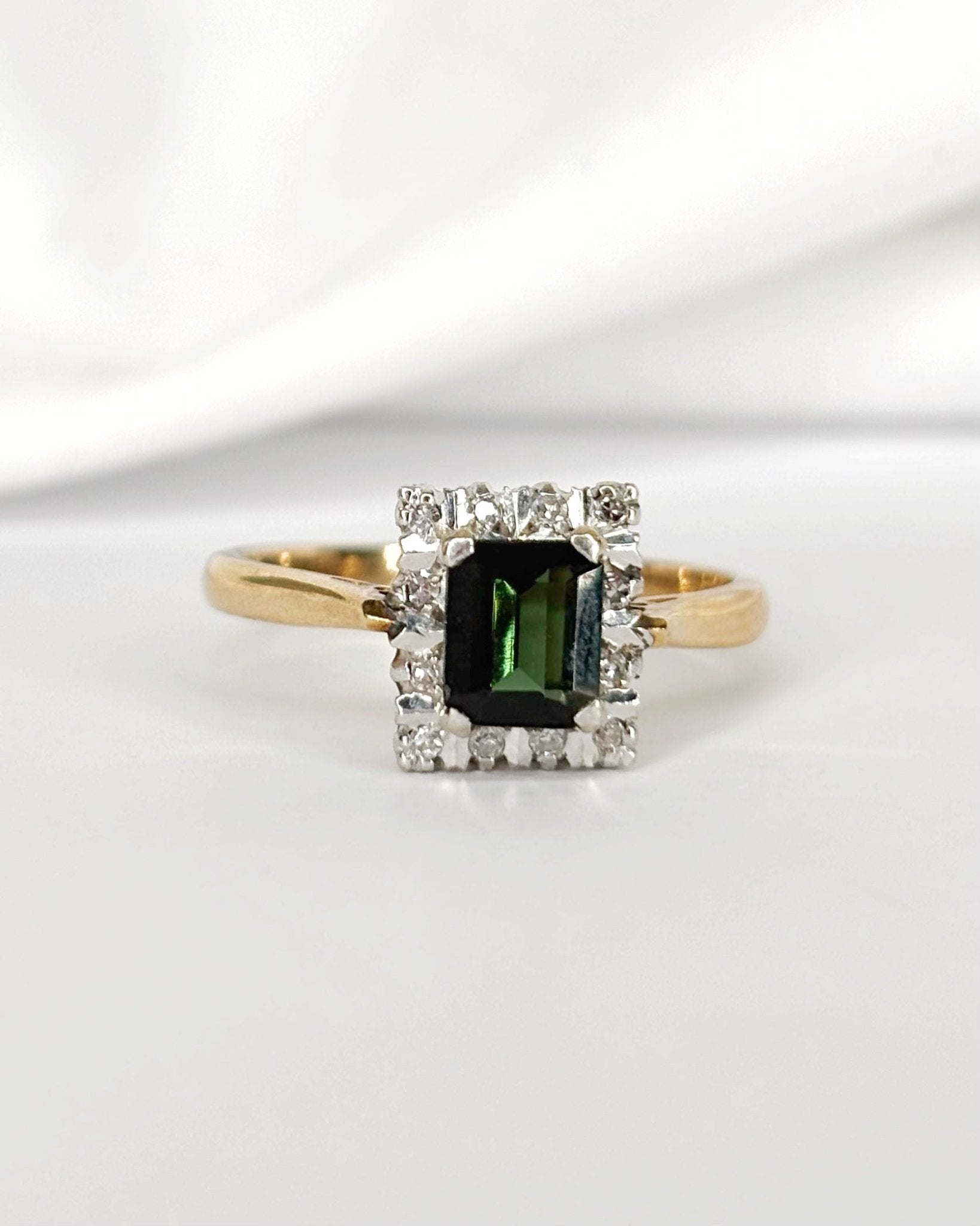 Bague Marguerite Tourmaline Verte 0.76 carat &amp; Diamants "Eddy" - Elliade Paris
