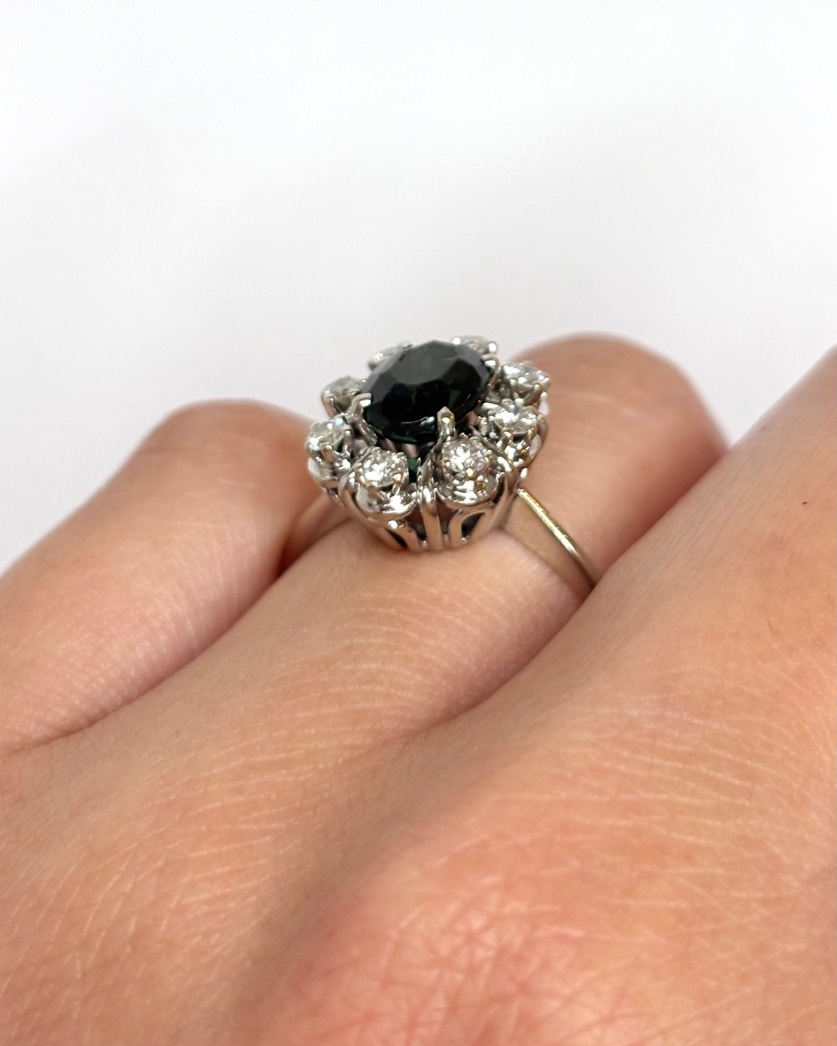 Bague Marguerite Tourmaline Verte 1.51 carat &amp; Diamants 0.40 carat "Bianca" - Elliade Paris