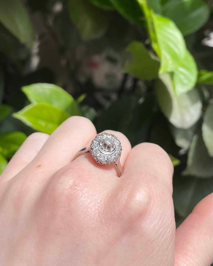 Bague Marguerite Art-Deco Diamants 0.67 carat &quot;Lola&quot; - Elliade Paris