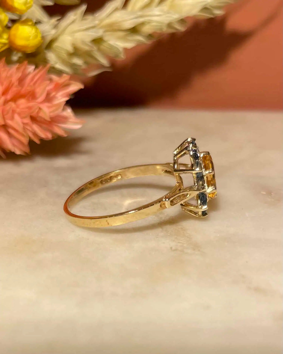 Bague Marguerite Citrine 0.50 carat &amp; 10 Topazes &quot;Meriem&quot;