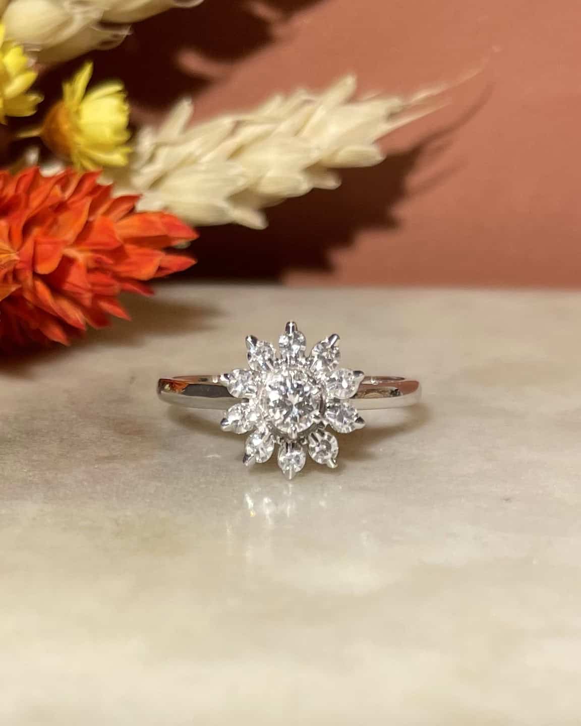 Anillo "Maude" con margaritas de diamantes de 0,40 quilates