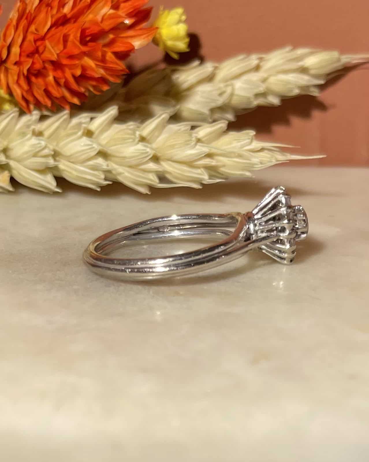 Bague Marguerite Vintage Diamants &quot;Silvia&quot; - Elliade Paris