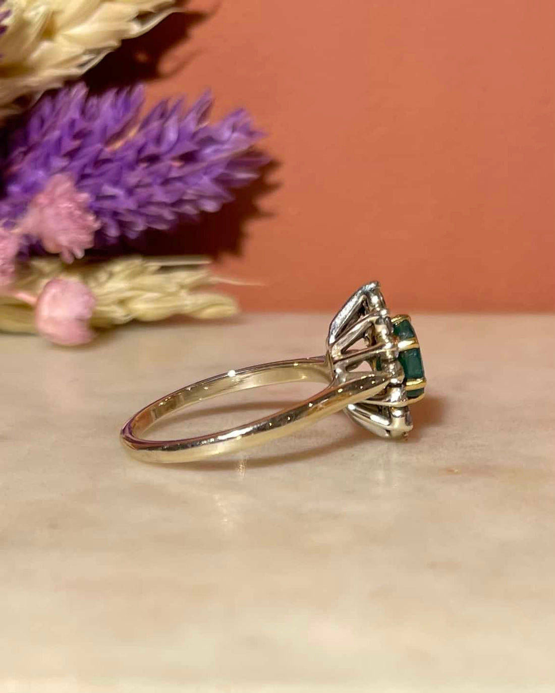 Bague Marguerite Émeraude &amp; Diamants &quot;Izaline&quot;