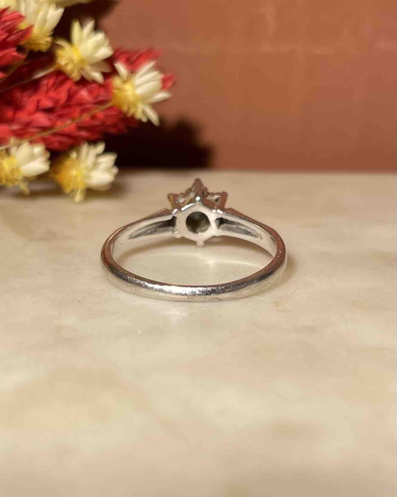 "Doriane" Emerald &amp;amp; Diamond Daisy Ring 