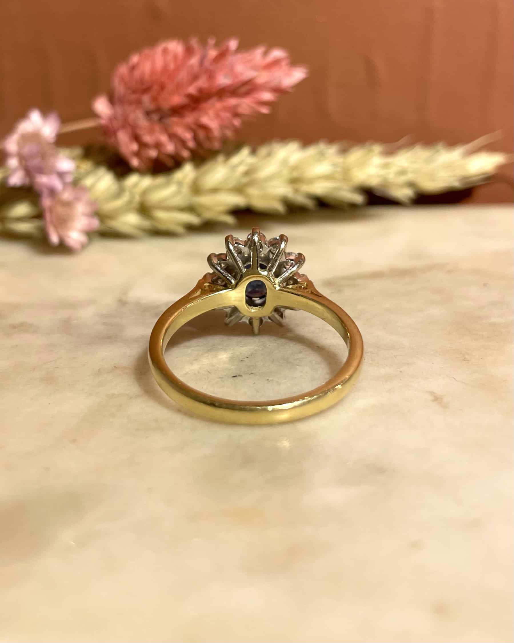 Anillo de zafiro margarita de 1,20 quilates y diamantes "Méryle"