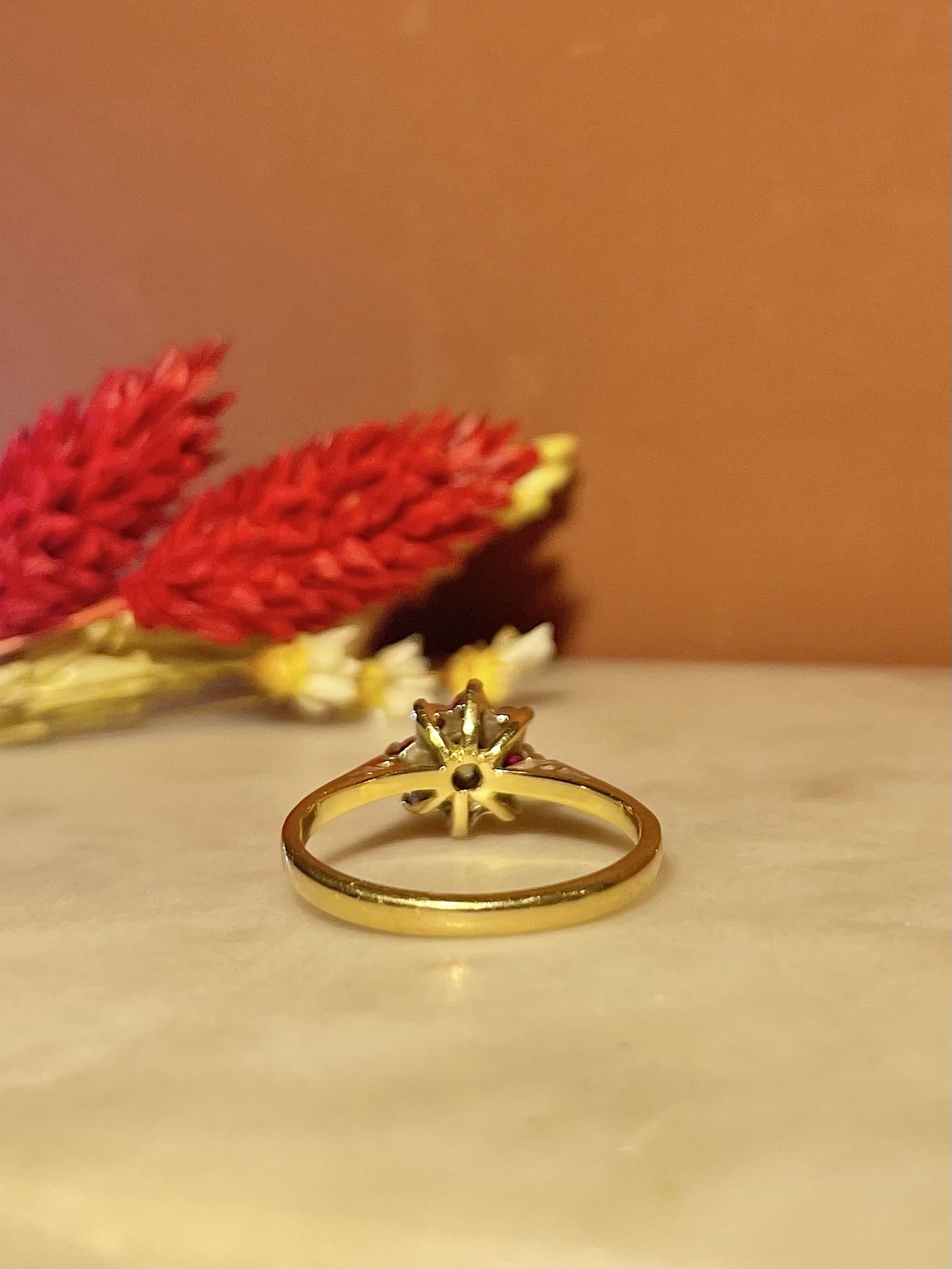 Bague Marguerite Vintage Rubis &amp; Diamant "Rosalyn" - Elliade Paris