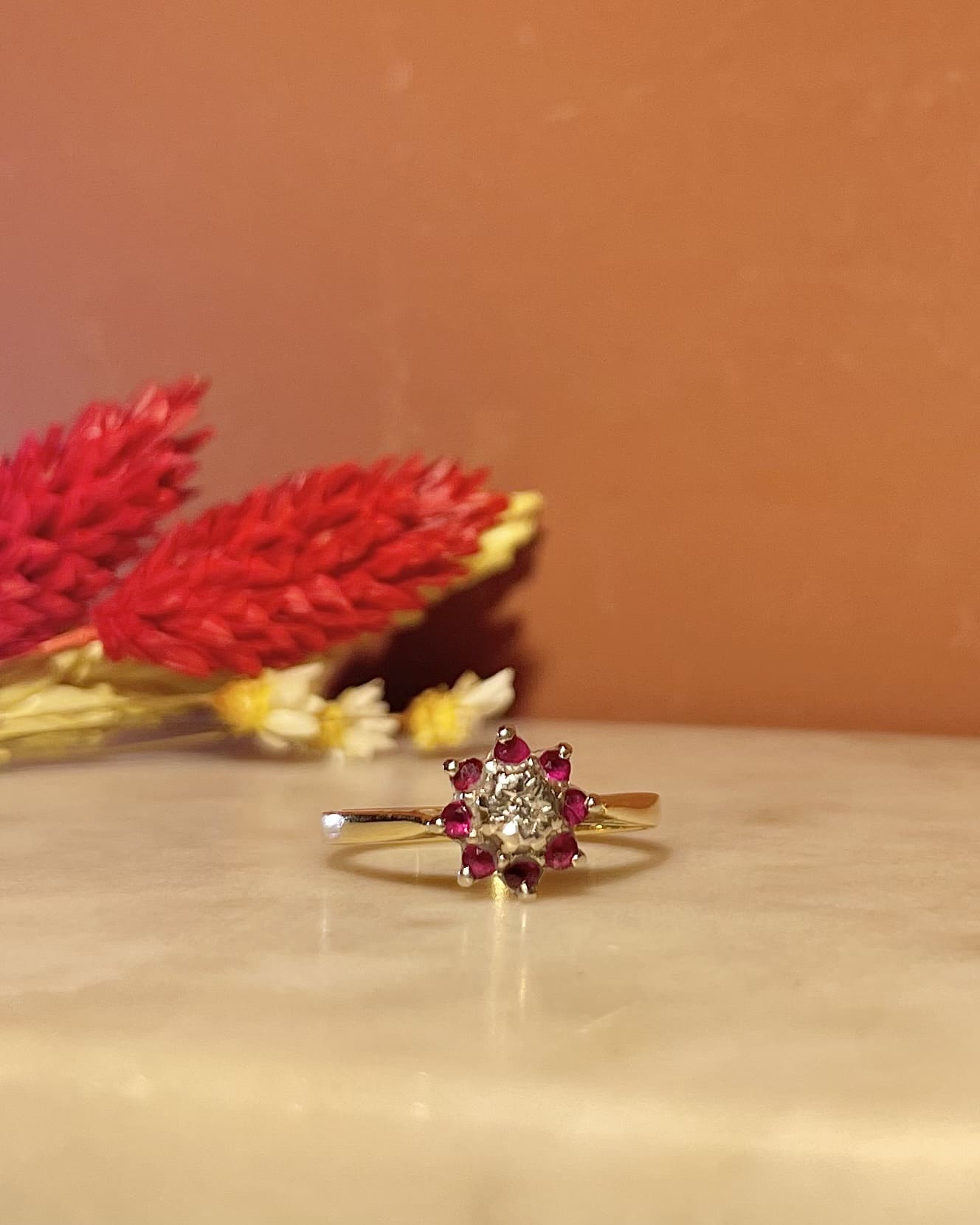 Bague Marguerite Vintage Rubis &amp; Diamant "Rosalyn" - Elliade Paris