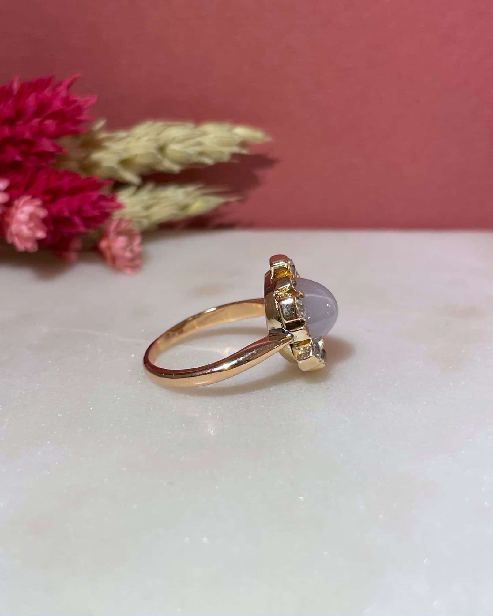 Bague Marguerite Saphir Étoilé 5.40 carats &amp; Diamants "Noor"