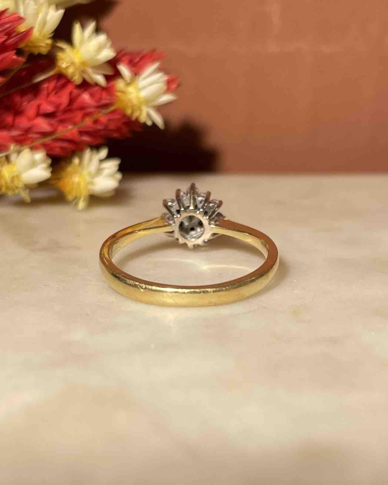 Bague Marguerite Saphirs &amp; Diamants "Colyne" - Elliade Paris