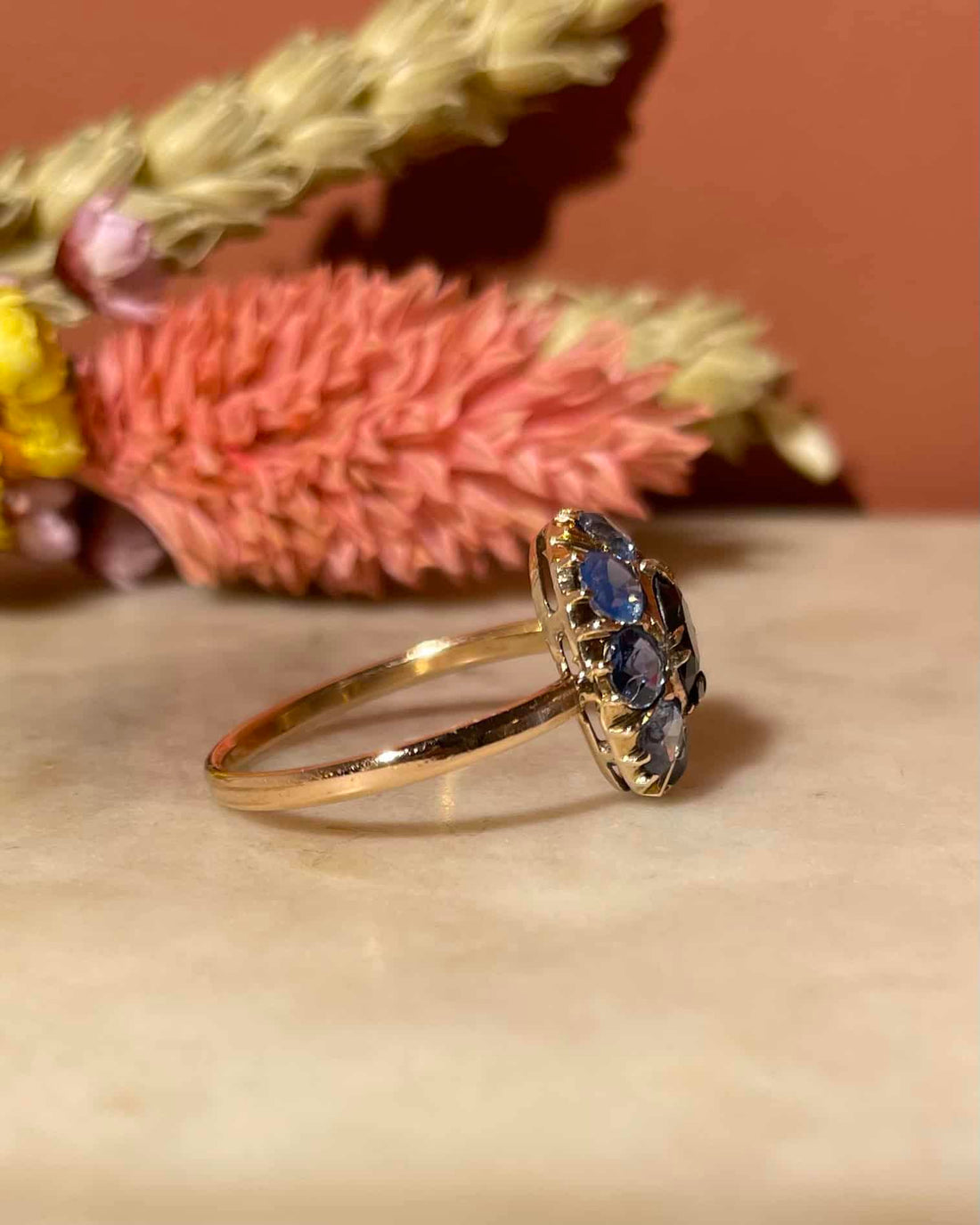 Bague Vintage Marguerite Saphirs 3 carats &quot;Julia&quot;