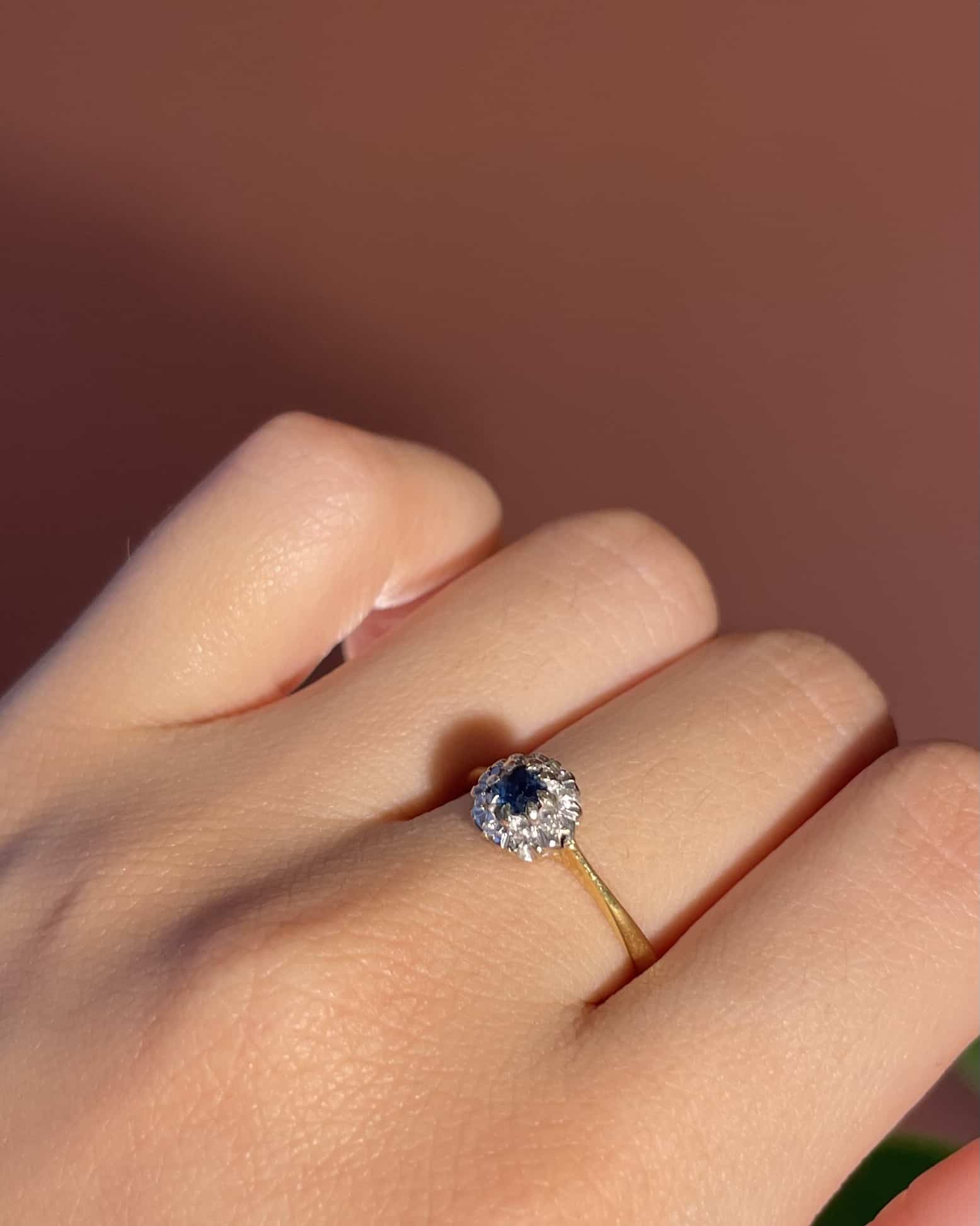 Bague Marguerite Saphir &amp; 8 Diamants "Delilah"