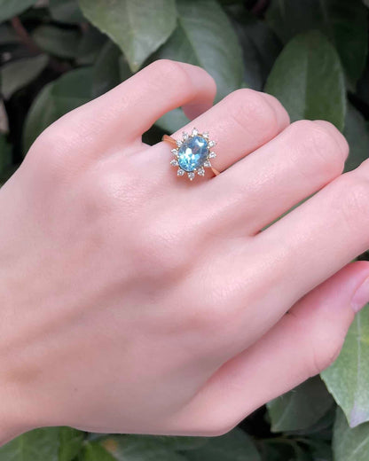 Anillo &quot;Celestia&quot; con margaritas de topacio y diamantes de 2,30 quilates