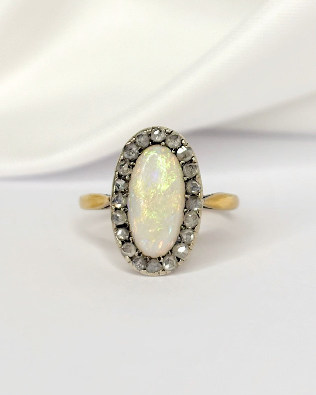 Bague Marguerite XIXe Opale &amp; Diamants "Danae" - Elliade Paris
