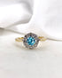 Bague Marguerite Zircon Bleu 0.90 carat & Diamants "Amina" - Elliade Paris