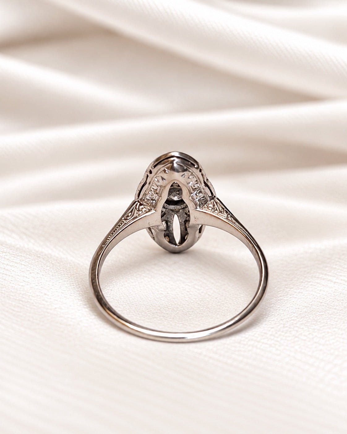 Bague Marquise Art-Déco Diamants 0.22 carat "Cassiella" - Elliade Paris