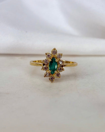 Bague Marquise Émeraude 0.21 carat &amp; 10 Diamants &quot;Anaëlle&quot; - Elliade Paris