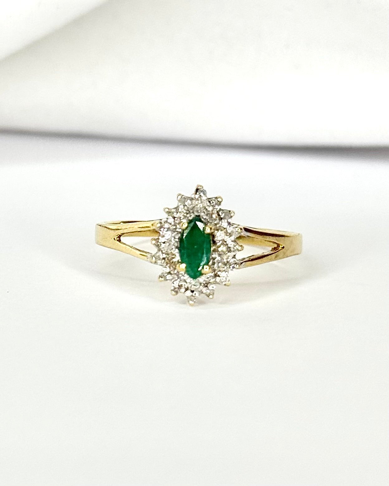 Bague Marquise Émeraude &amp; Diamants "Emeline" - Elliade Paris