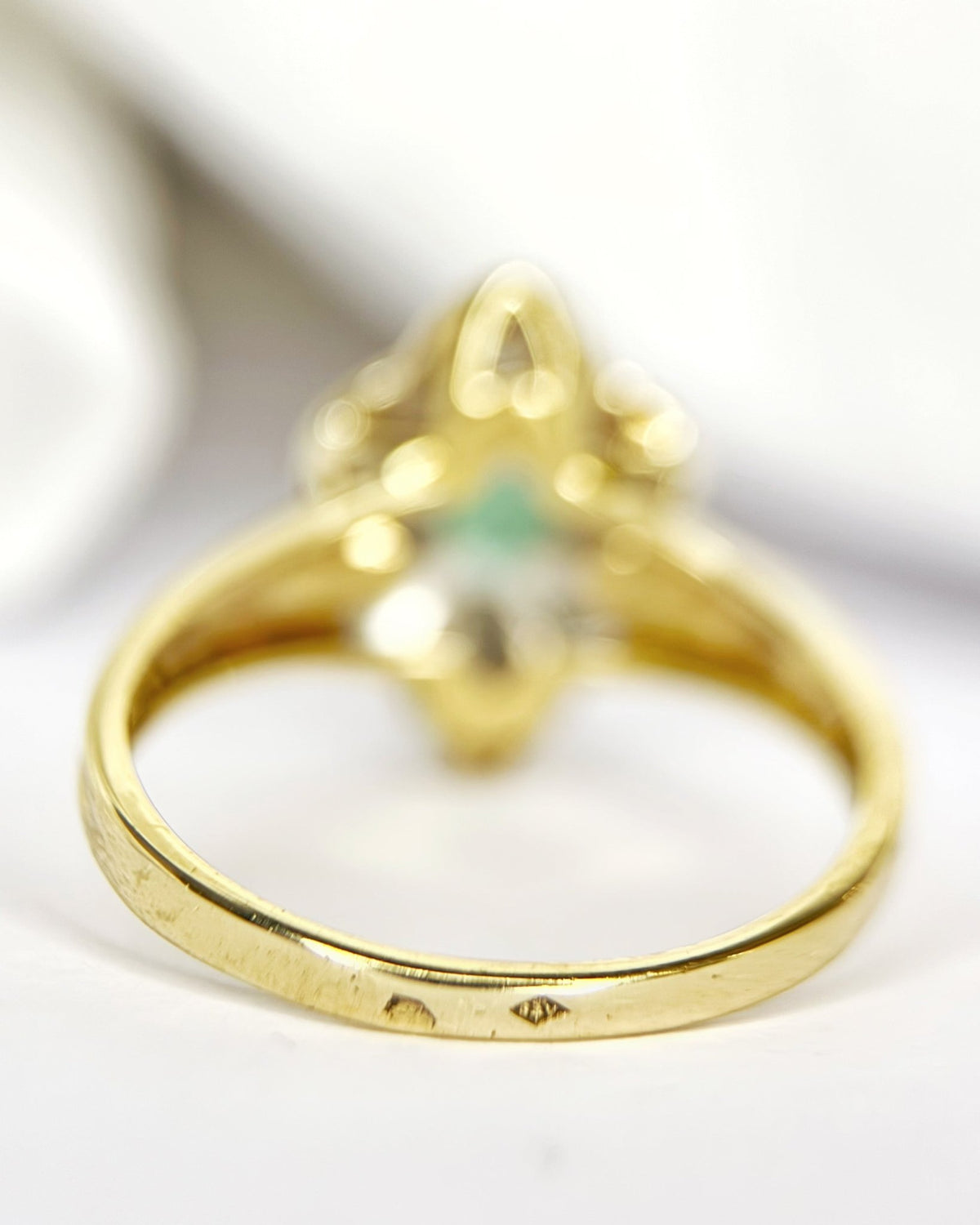 Bague Marquise Émeraude, Diamants &amp; Or "Annaelle" - Elliade Paris