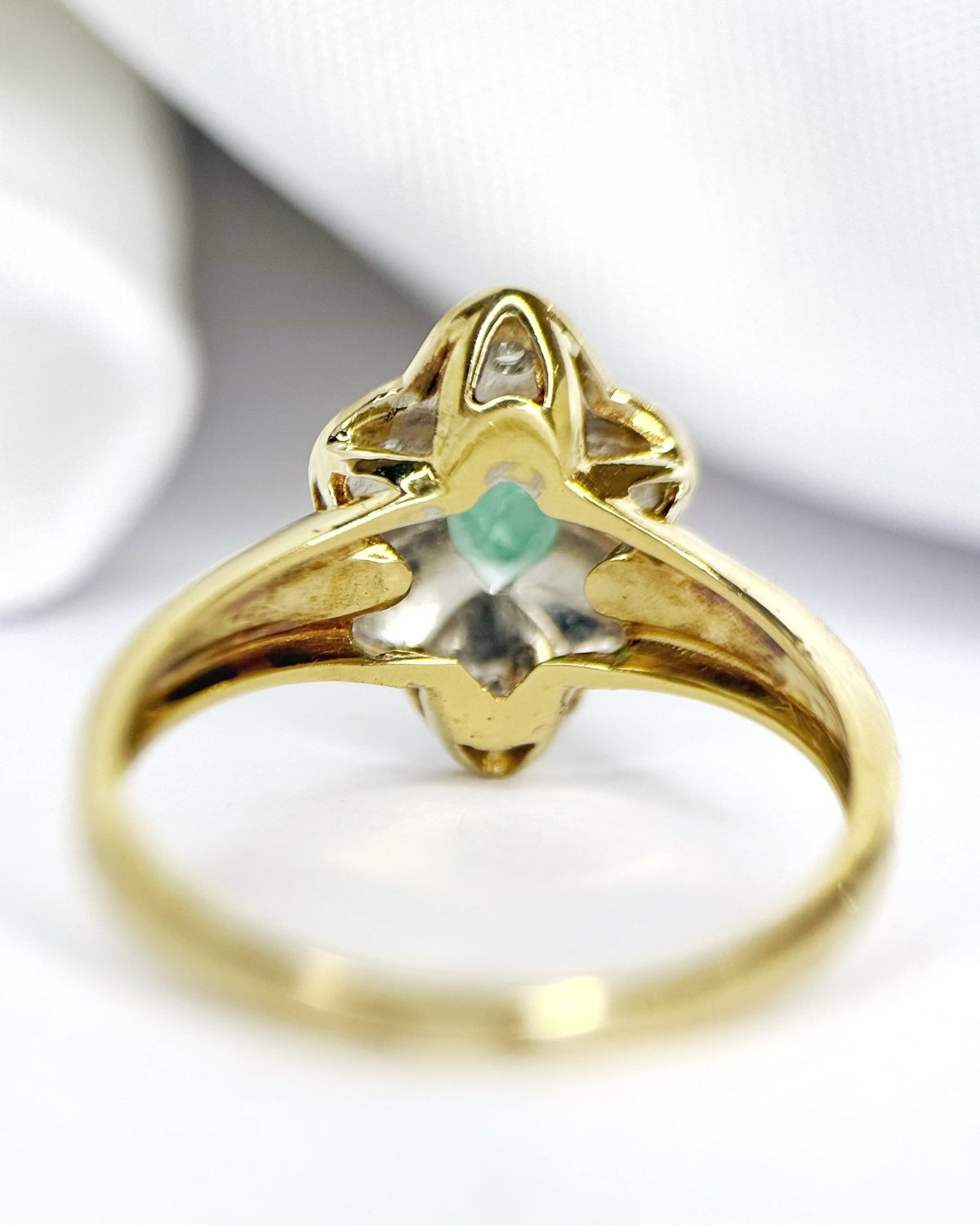 Bague Marquise Émeraude, Diamants &amp; Or "Annaelle" - Elliade Paris