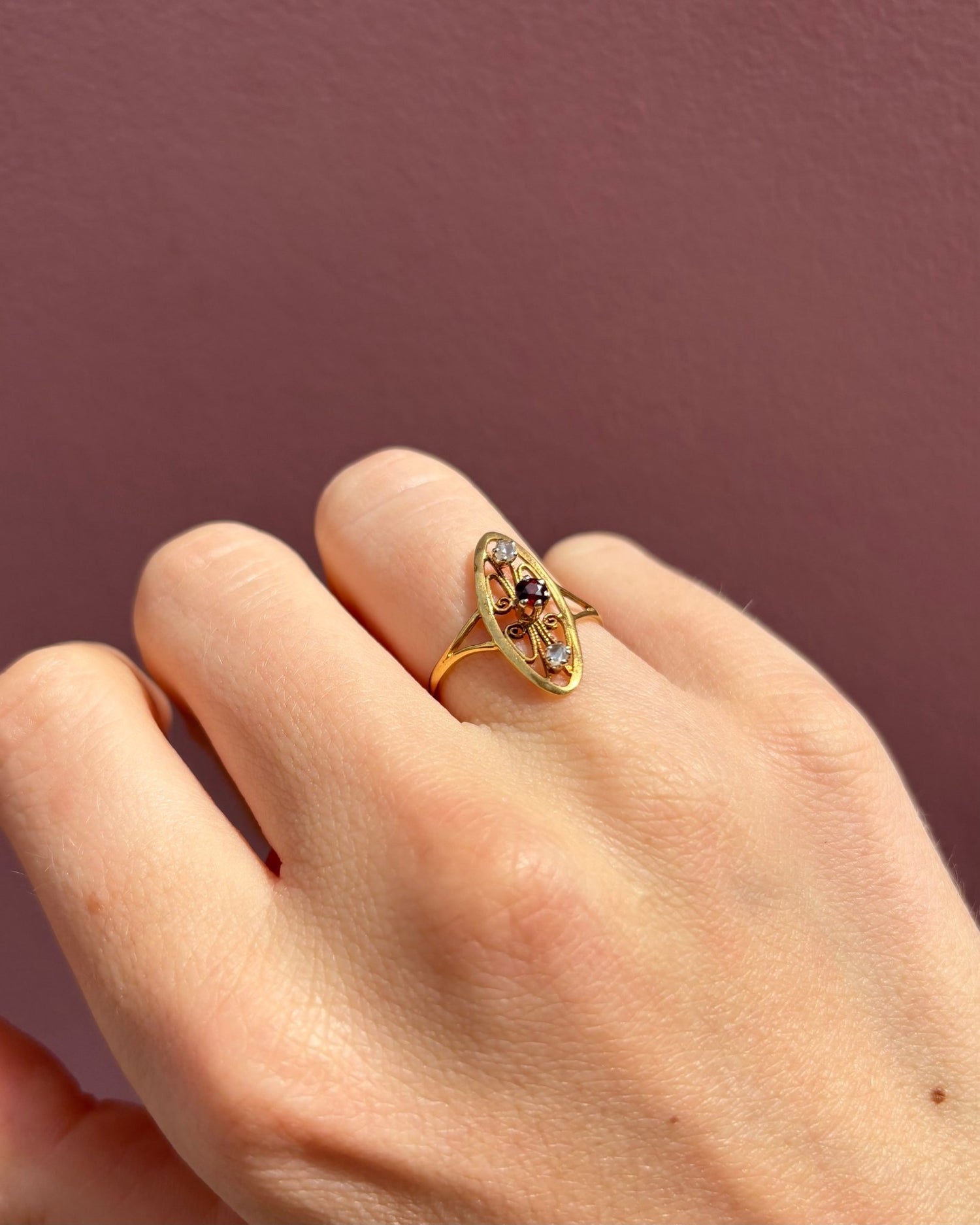 Bague Marquise Grenat 0.15 carat &amp; Diamants &quot;Claudette&quot; - Elliade Paris