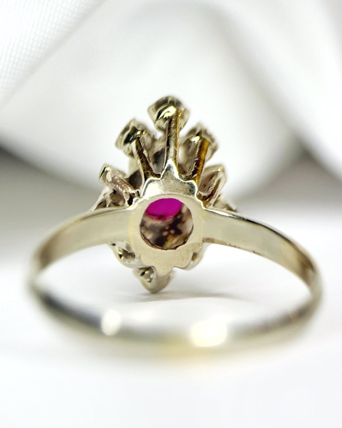 Bague Marquise Rubis 1 carat &amp; Diamants "Aurore" - Elliade Paris