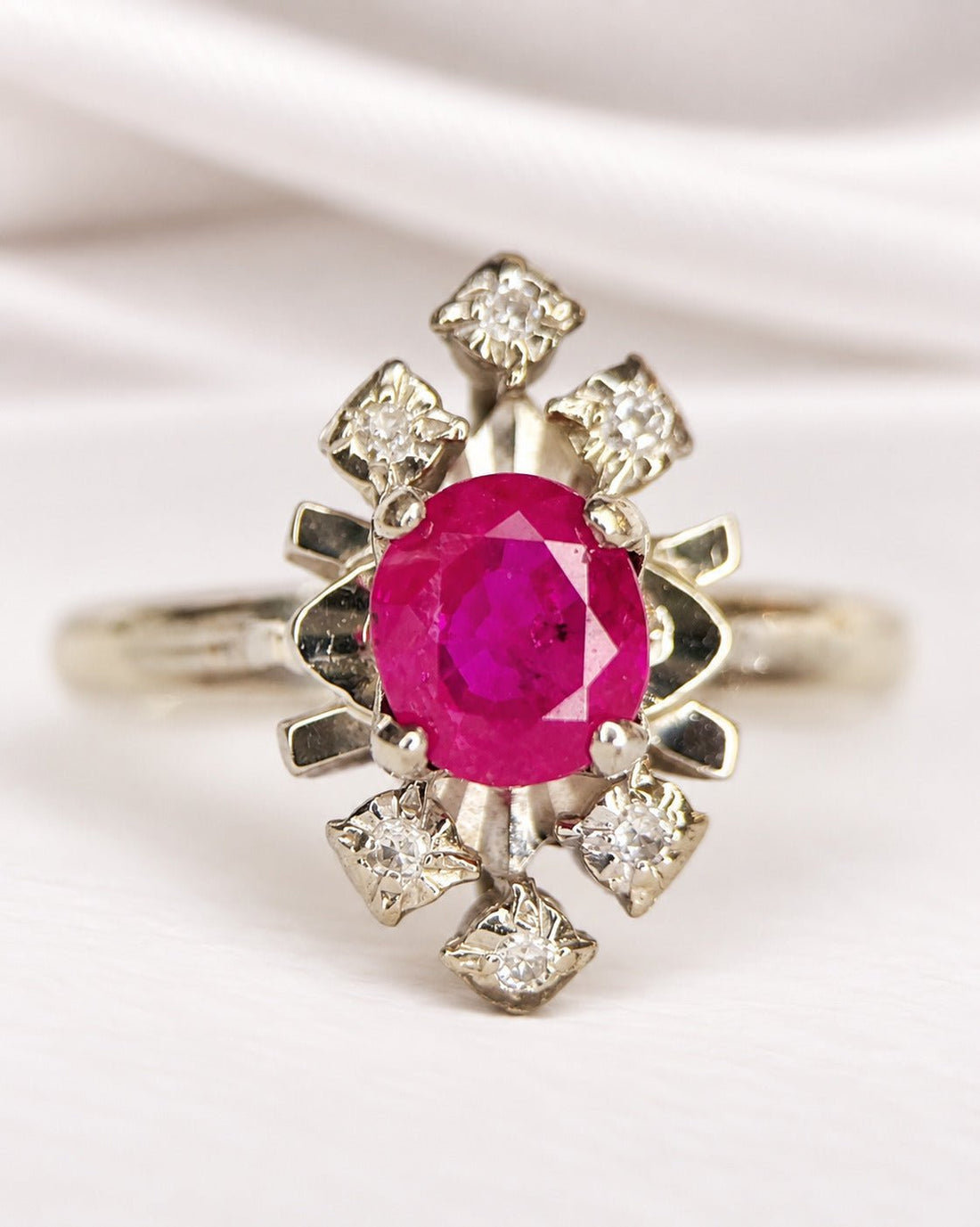 Bague Marquise Rubis 1 carat &amp; Diamants "Aurore" - Elliade Paris