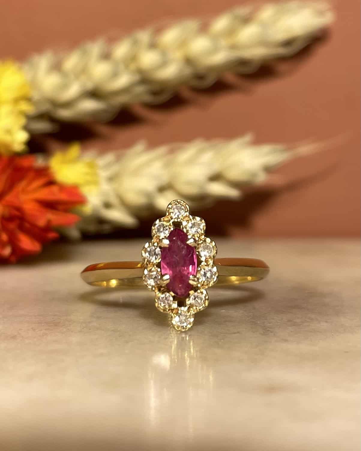 Bague Marquise Rubis &amp; 10 Diamants "Melissane" - Elliade Paris
