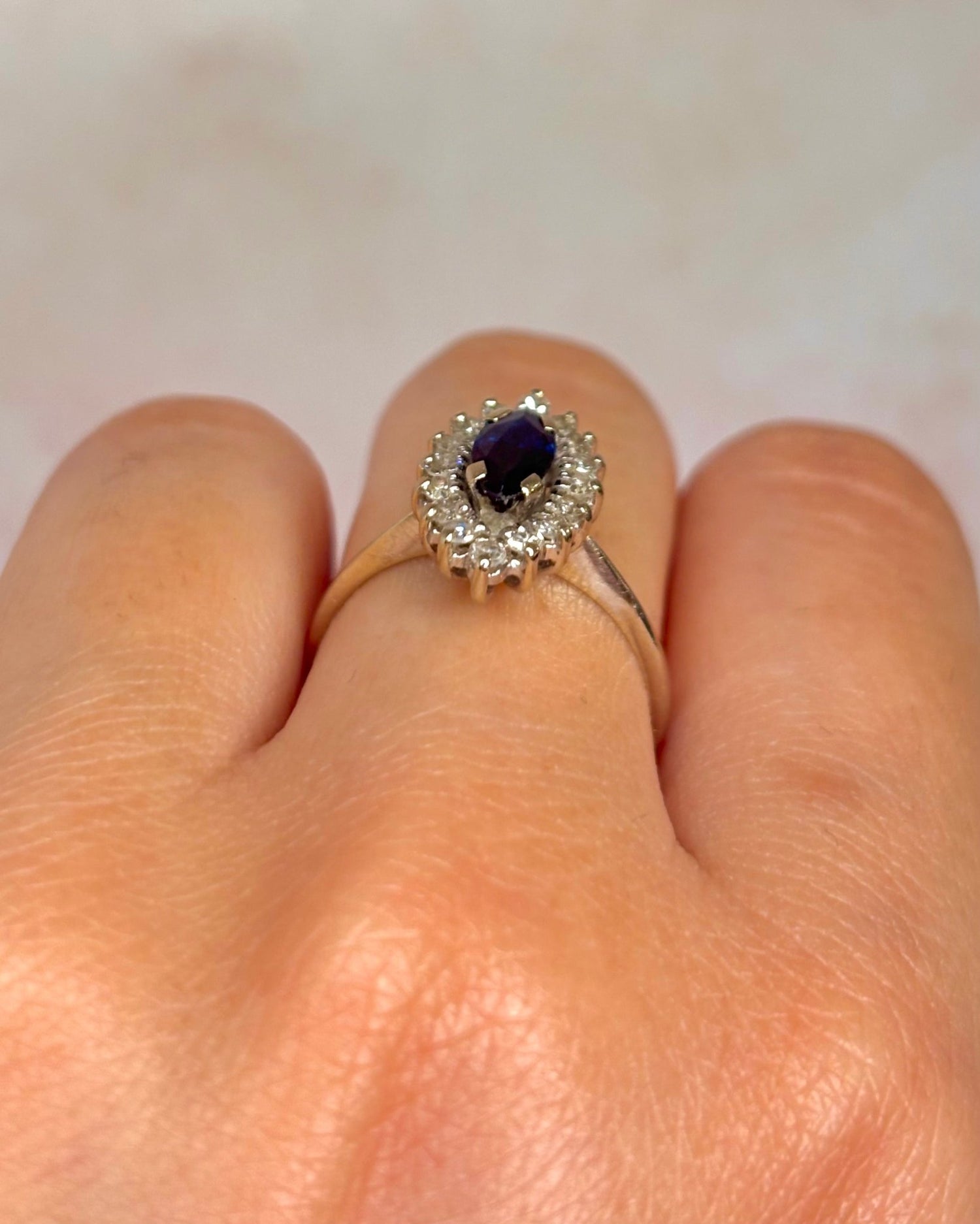 Bague Marquise Saphir 0.60 carat &amp; Diamants "Aurore" - Elliade Paris