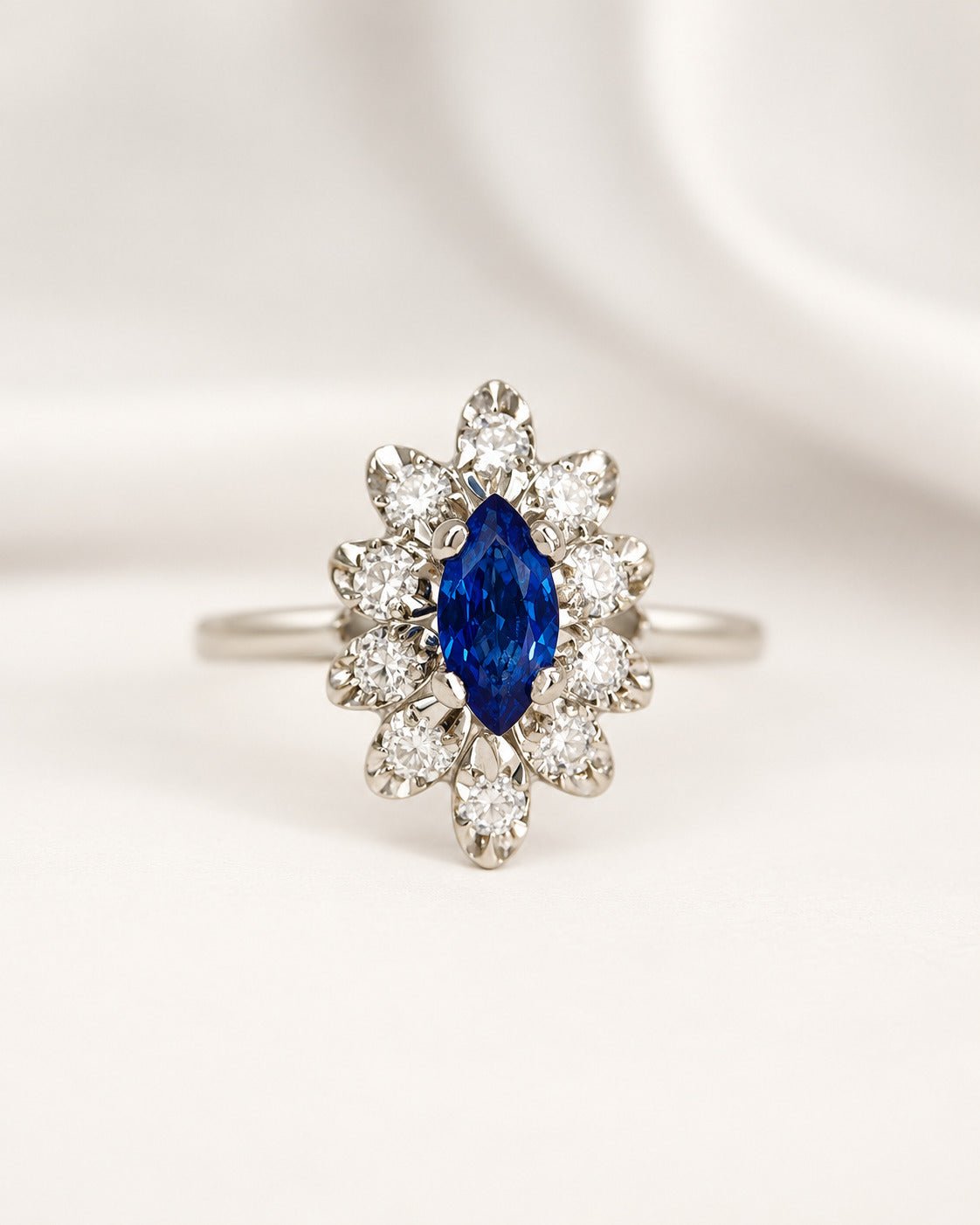 Bague Marquise Saphir &amp; Diamants "Coralie" - Elliade Paris
