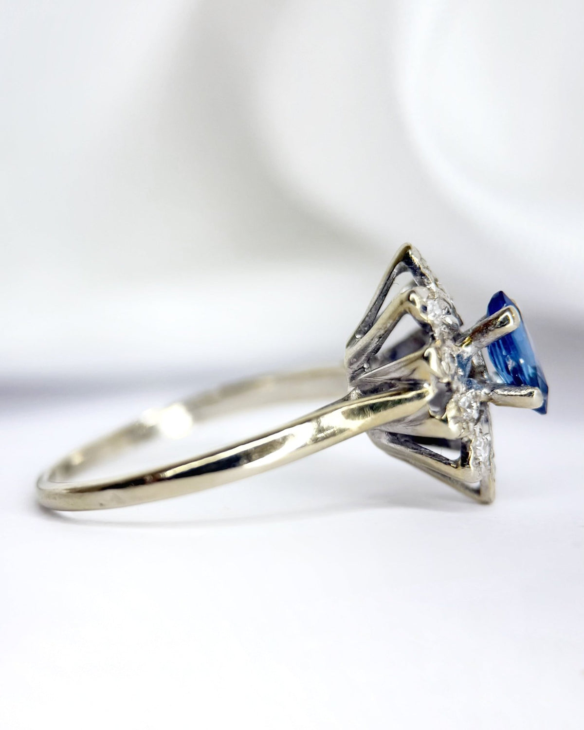 Bague Marquise Saphir &amp; Diamants "Coralie" - Elliade Paris