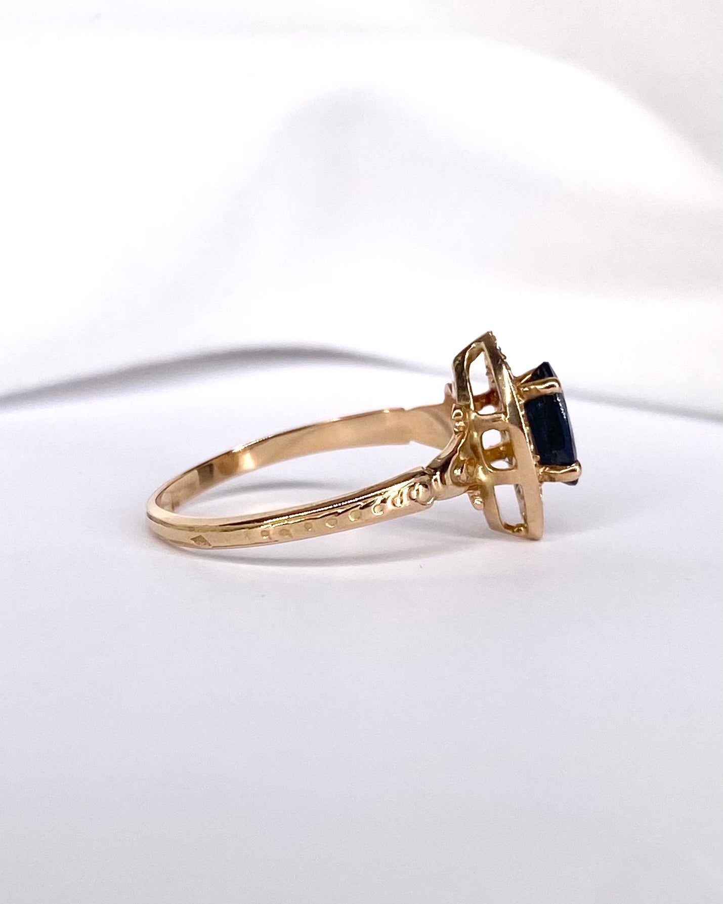 Bague Marquise Saphir &amp; Diamants "Tosca" - Elliade Paris