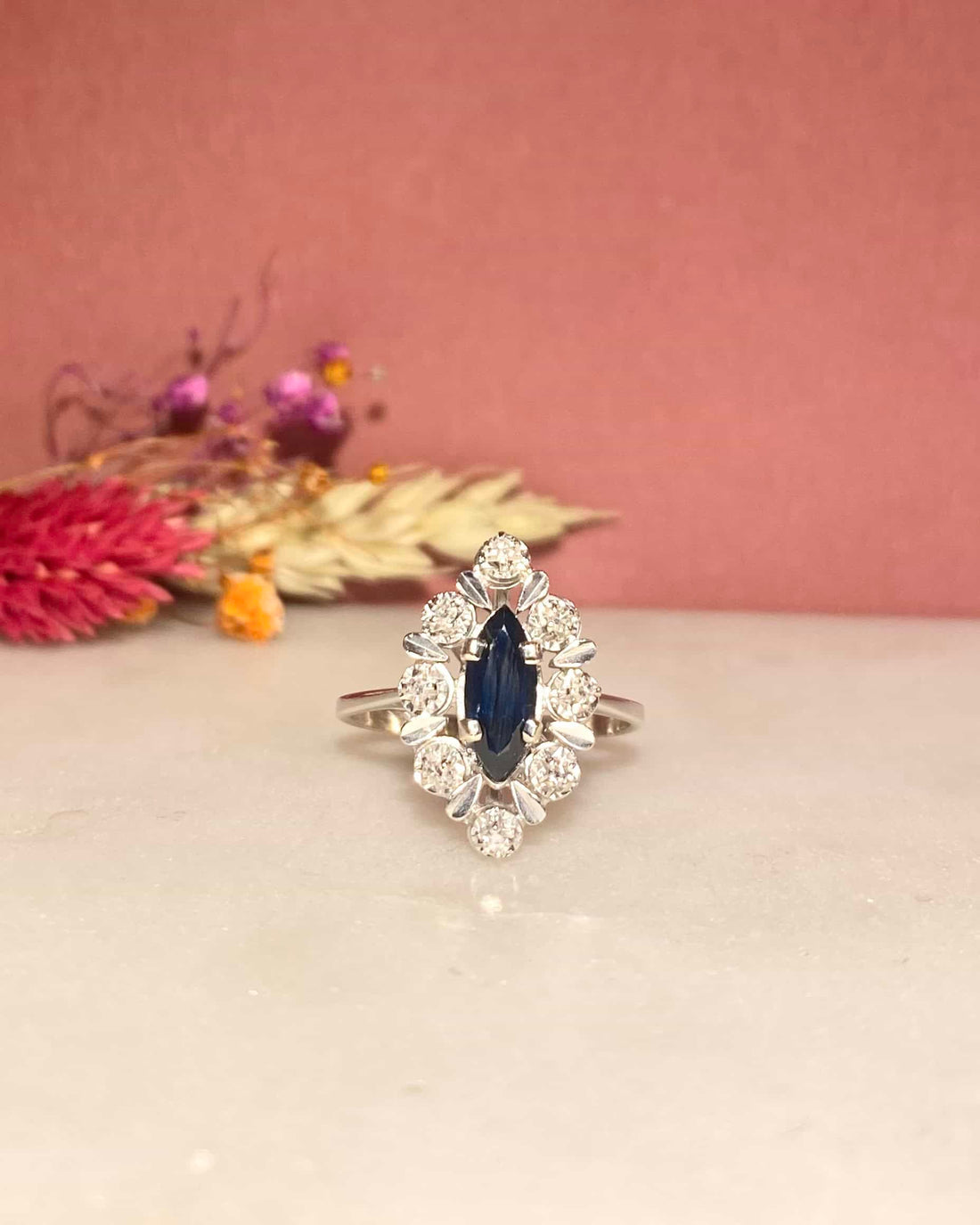 Bague Marguerite Marquise Saphir 0.75 carat &amp; Diamants &quot;Roxanne&quot;