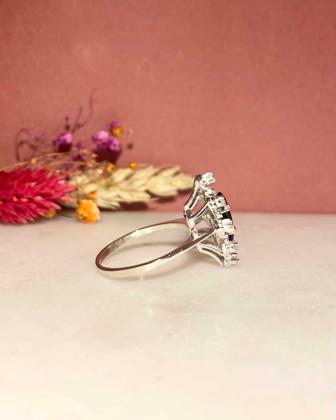 Bague Marguerite Marquise Saphir 0.75 carat &amp; Diamants &quot;Roxanne&quot;