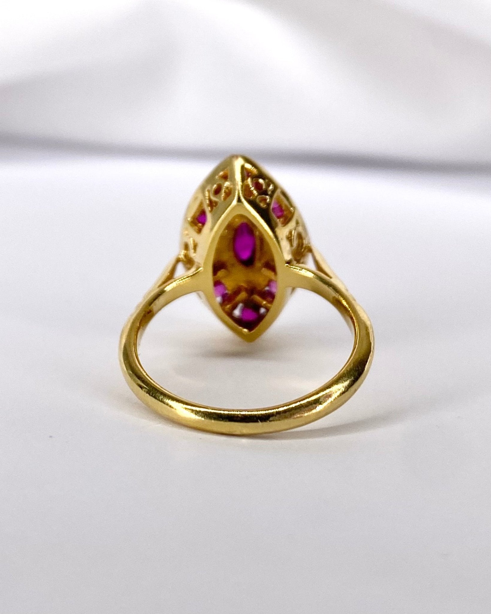 Bague Marquise Style Art Déco Rubis 1.08 carat "Sissy" - Elliade Paris