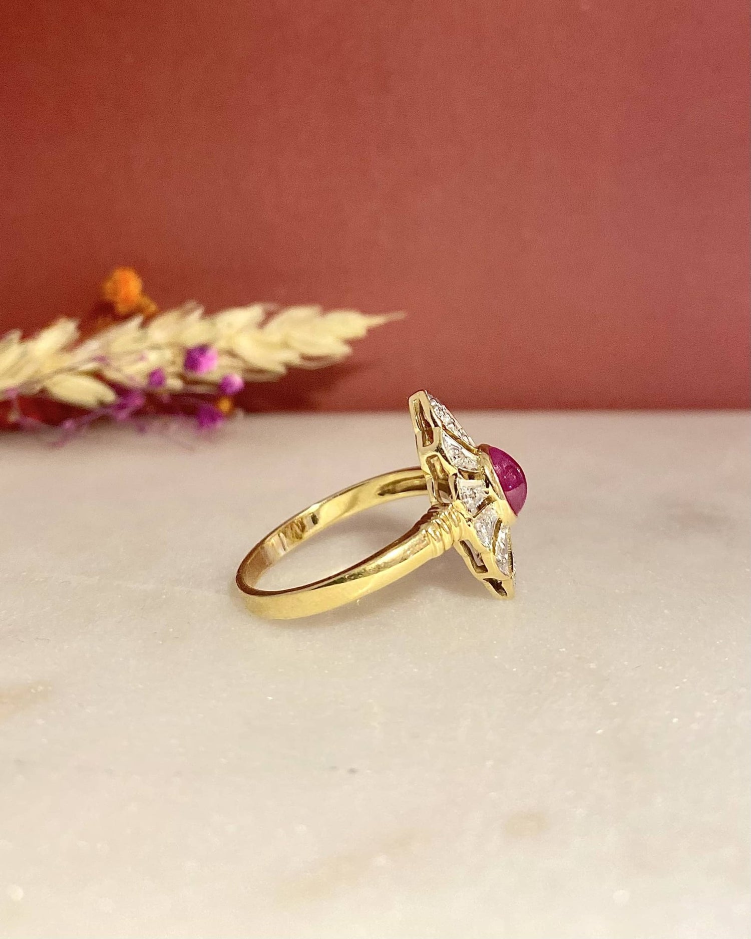 Bague Marquise style Art - Déco Rubis Cabochon &amp; Diamants &quot; Valentine&quot; - Elliade Paris