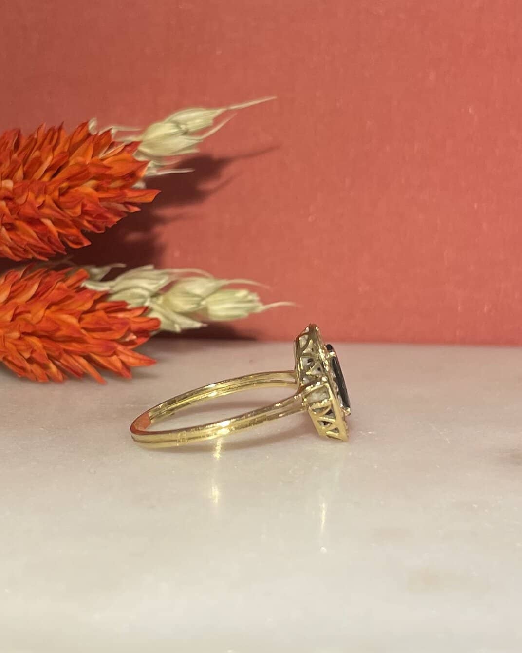 Bague Marquise Style Art - Déco Saphir &amp; Diamants "Naema" - Elliade Paris