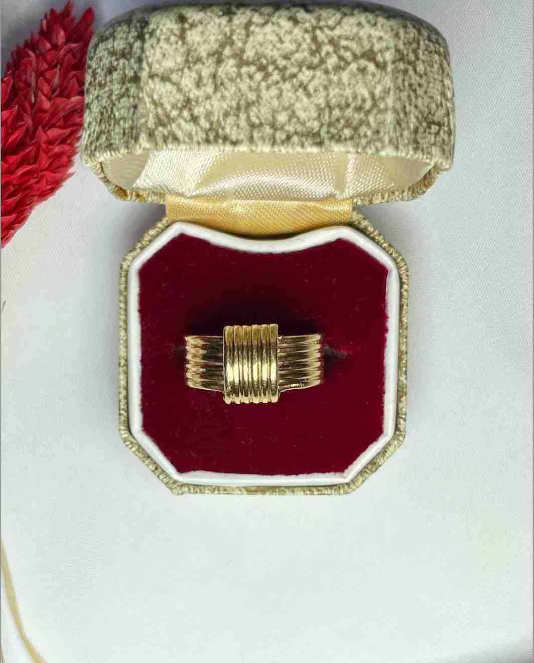 Vintage 18 Carat Gold &quot;Lissie&quot; Bangle Ring