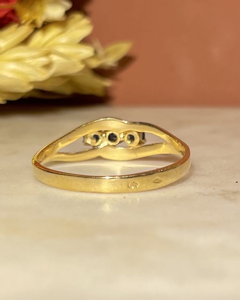 Anillo de trilogía de zafiros "Jiliane"