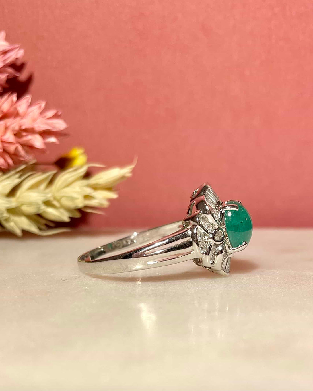 Bague Marguerite Émeraude 1.50 carat &amp; Diamants 1 carat &quot;Livia&quot;