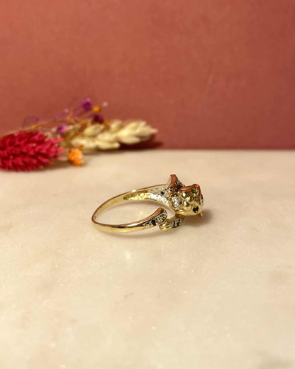 Bague Panthère Saphirs, Emeraude et Diamants &quot;Camille&quot; - Elliade Paris