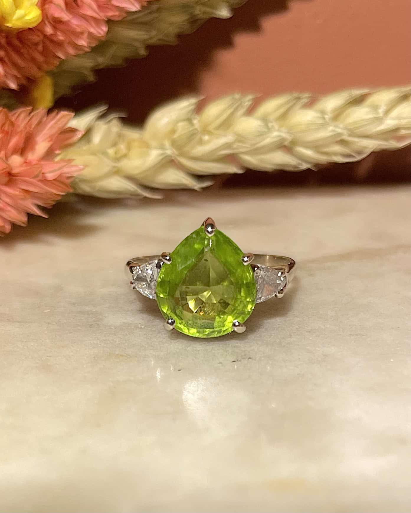 Bague péridot 3 carats &amp; diamants troïda "Asdane" - Elliade Paris