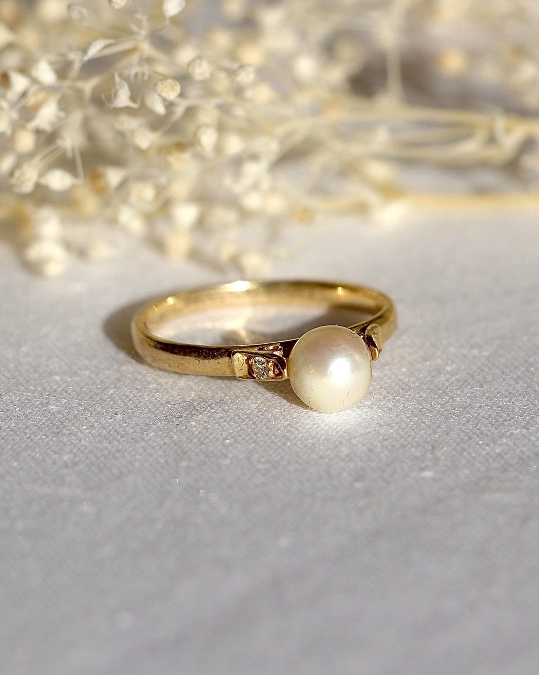 Anillo de perla y diamantes "Bella"