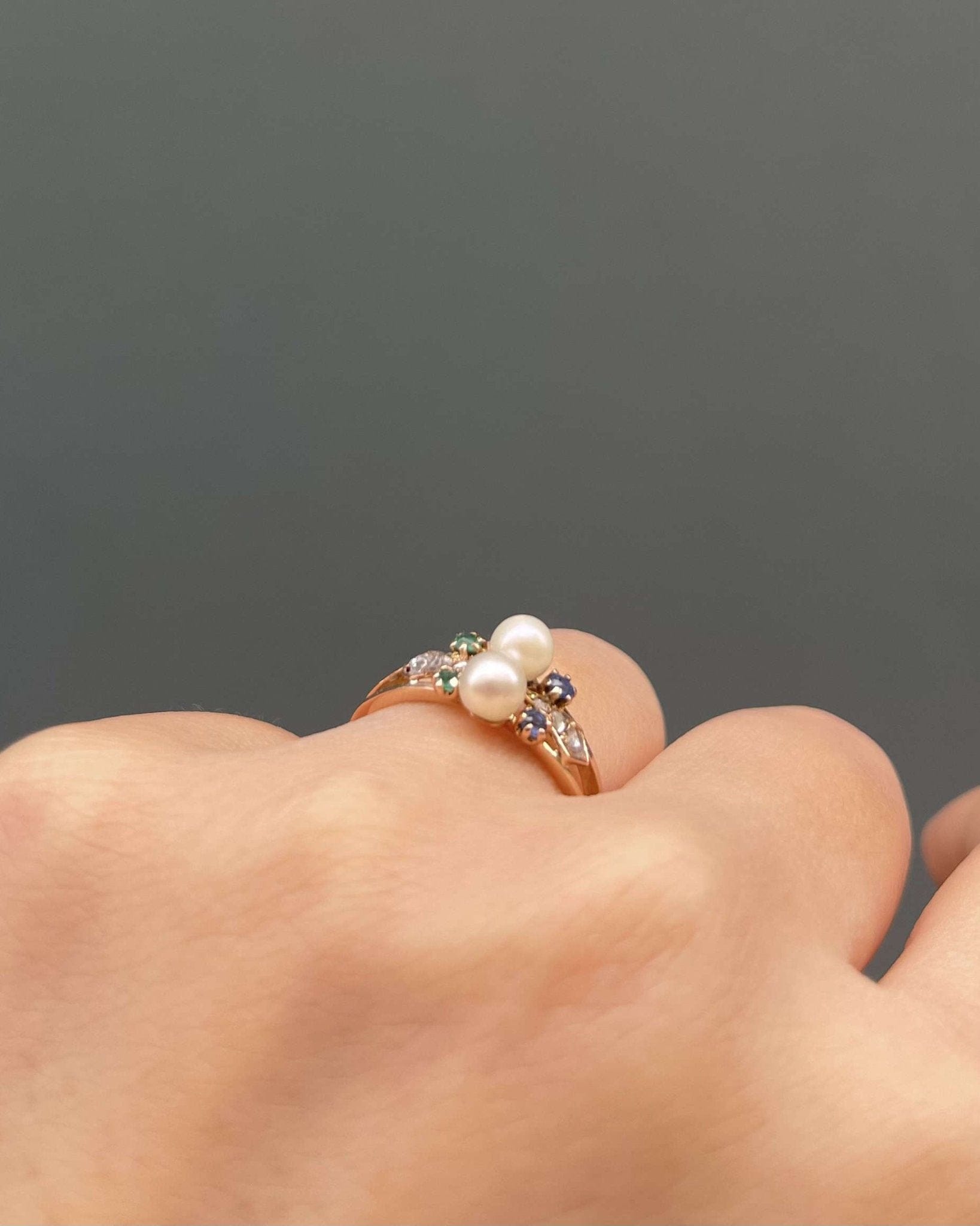 Bague Perles, Saphirs, Emeraudes &amp; Diamants "Louisa" - Elliade Paris