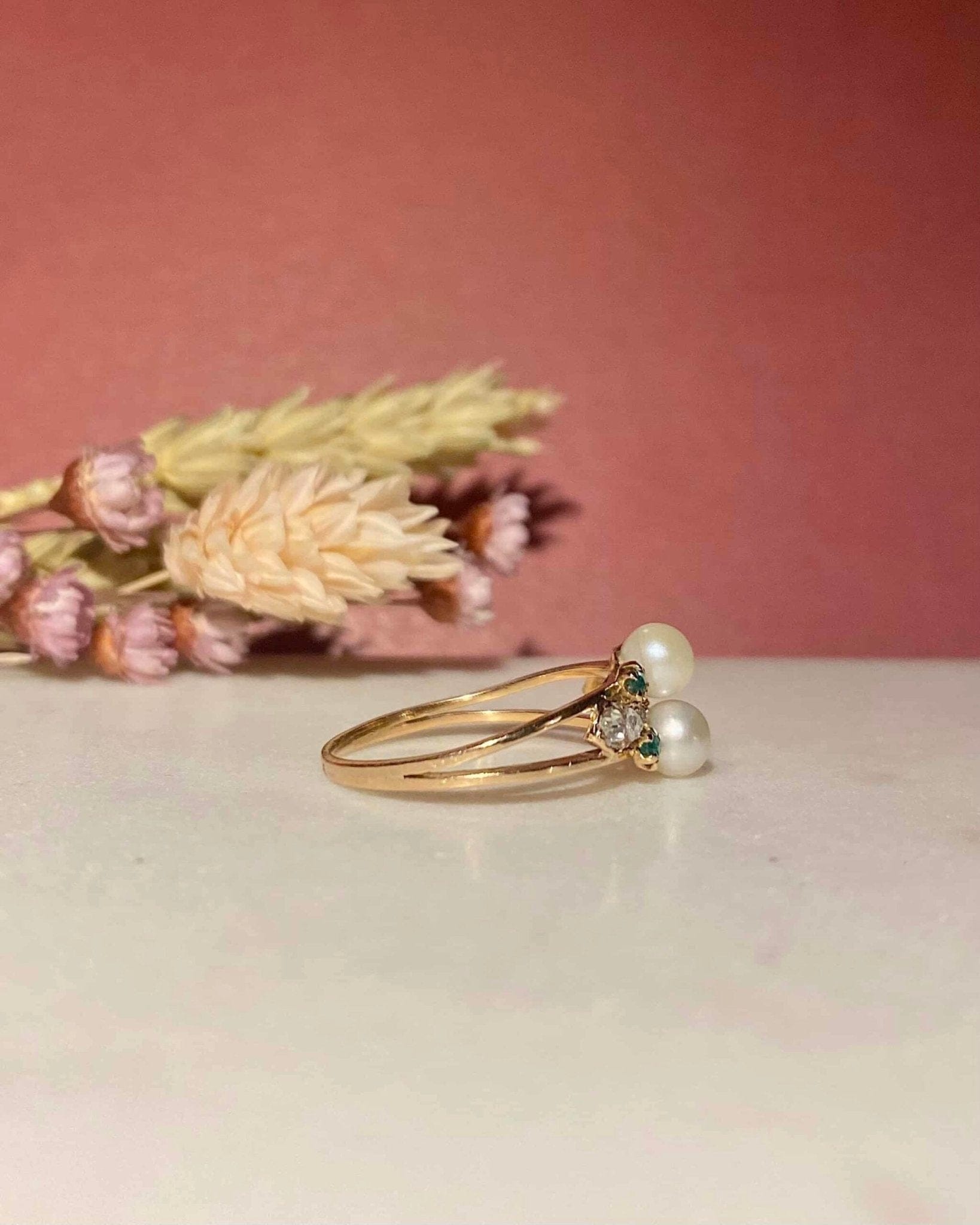 Bague Perles, Saphirs, Emeraudes &amp; Diamants "Louisa" - Elliade Paris
