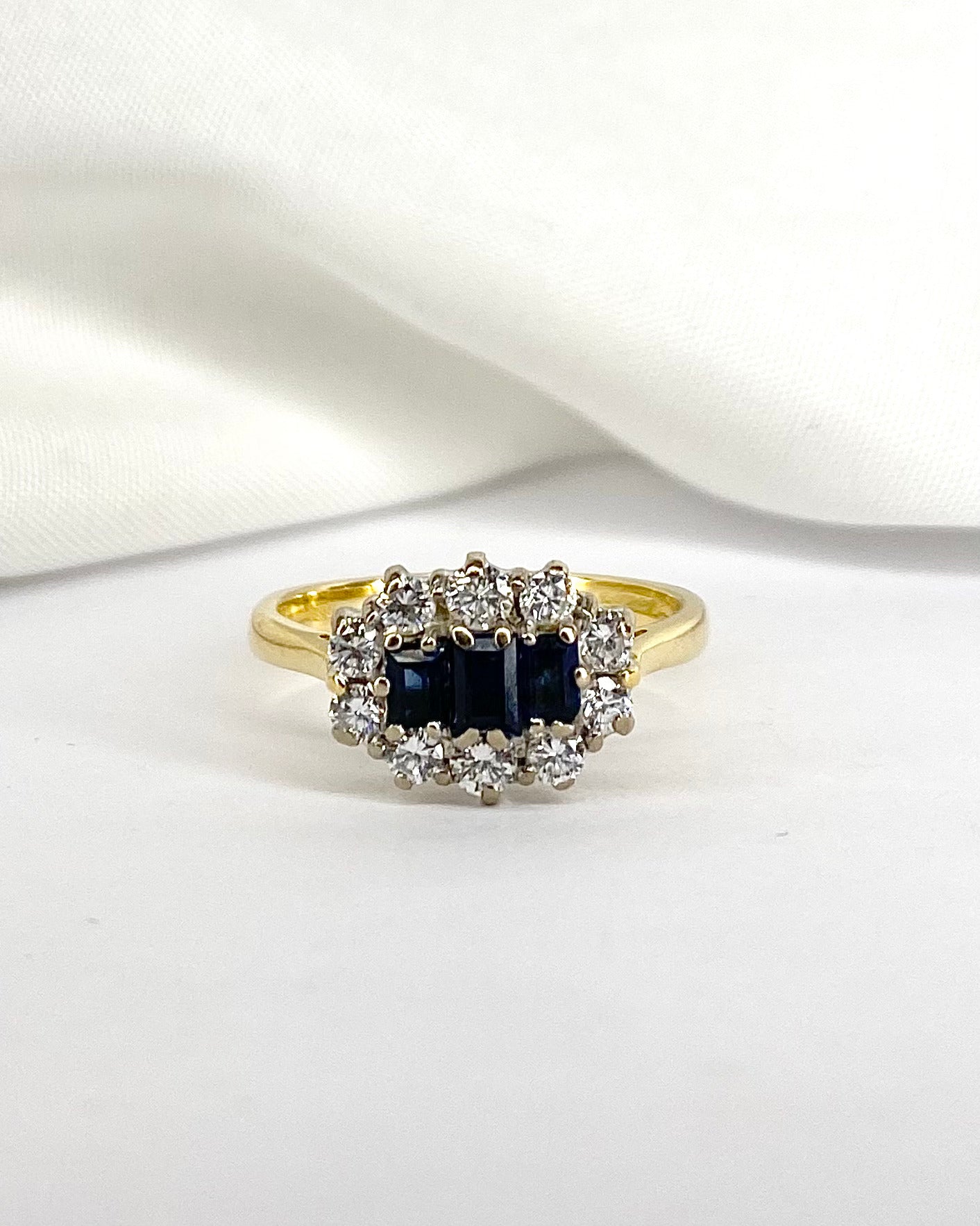 Bague Rivière 3 Saphirs &amp; 8 Diamants "Zélie" - Elliade Paris