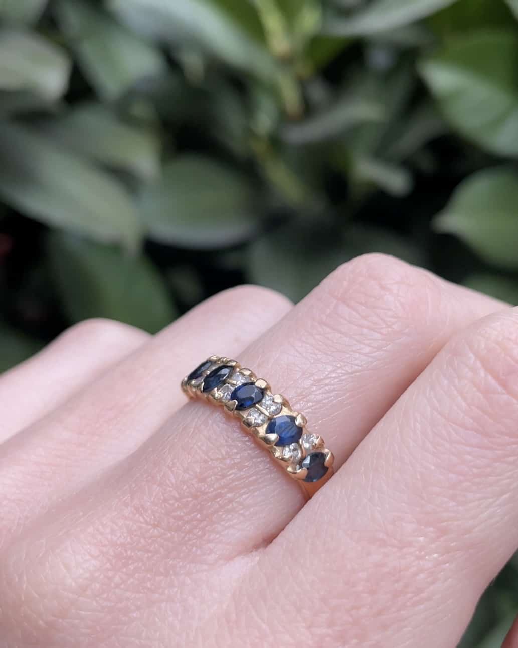 Bague Rivière 5 Saphirs &amp; 8 Diamants "Jolanne" - Elliade Paris
