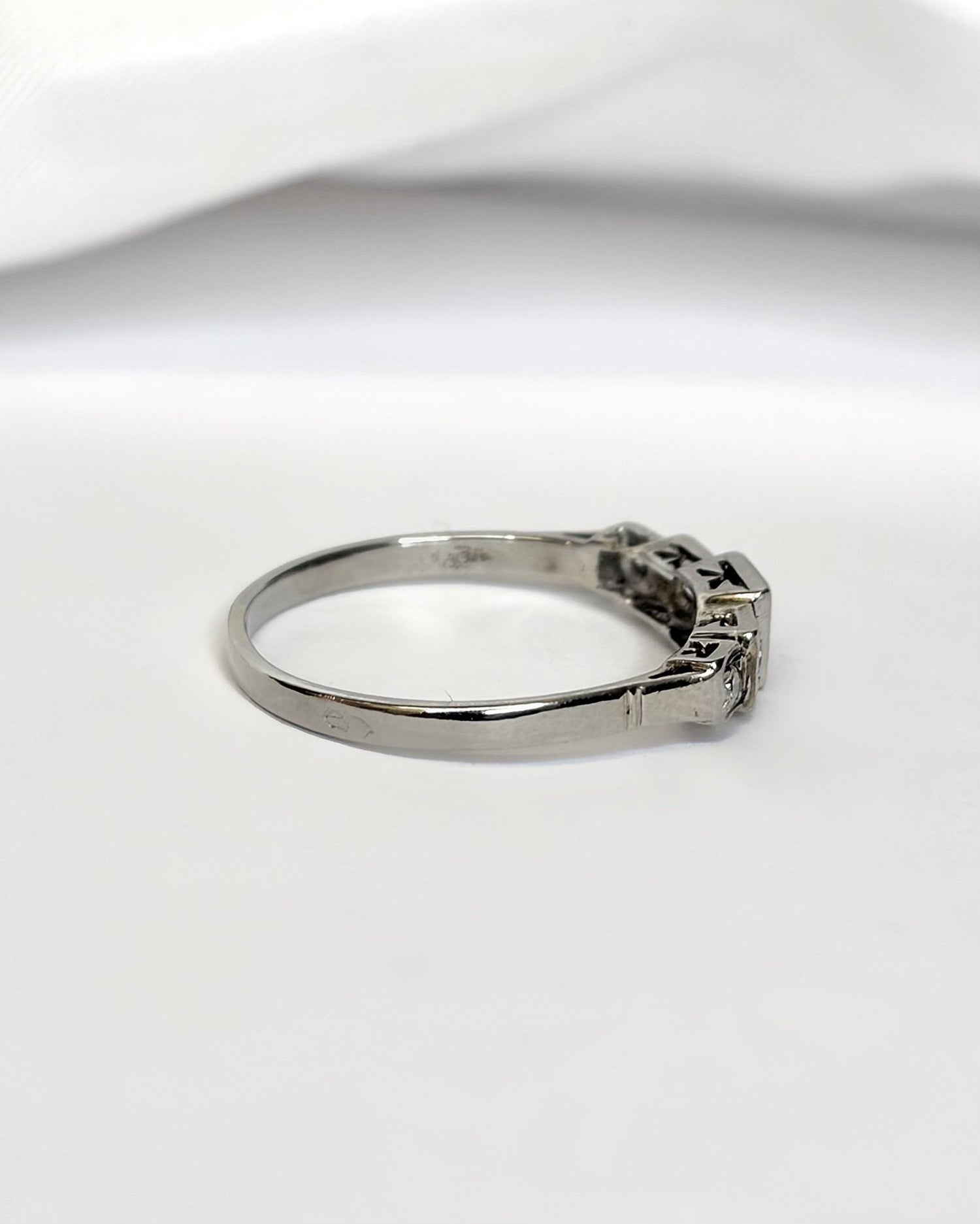 Bague Rivière Art-Déco Diamants "Diana" - Elliade Paris