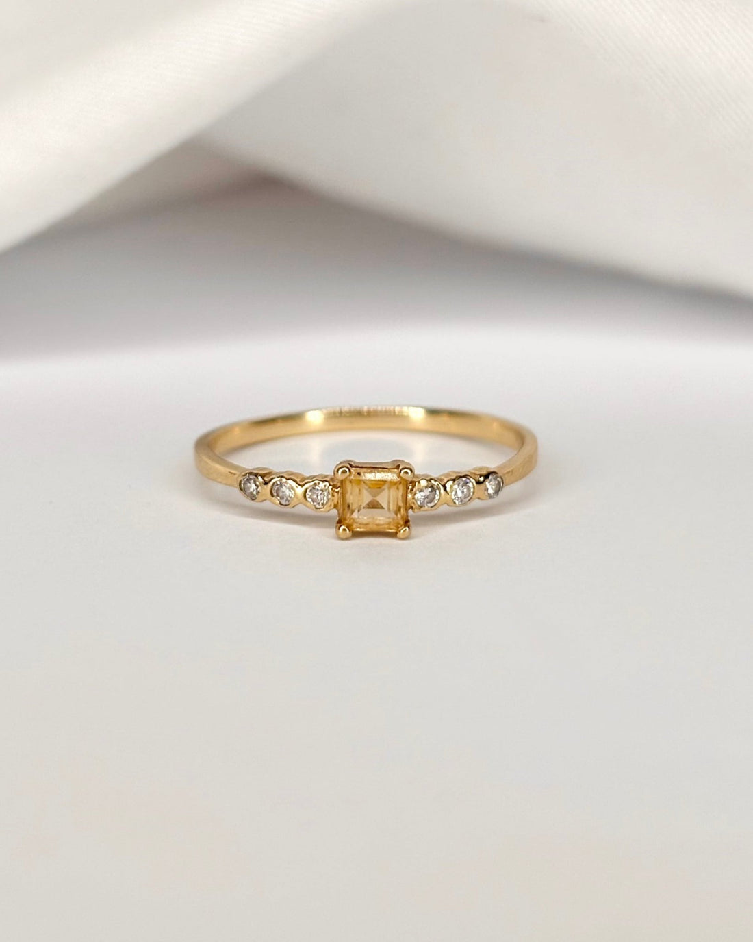 Bague Rivière Citrine &amp; Diamants "Leslie" - Elliade Paris