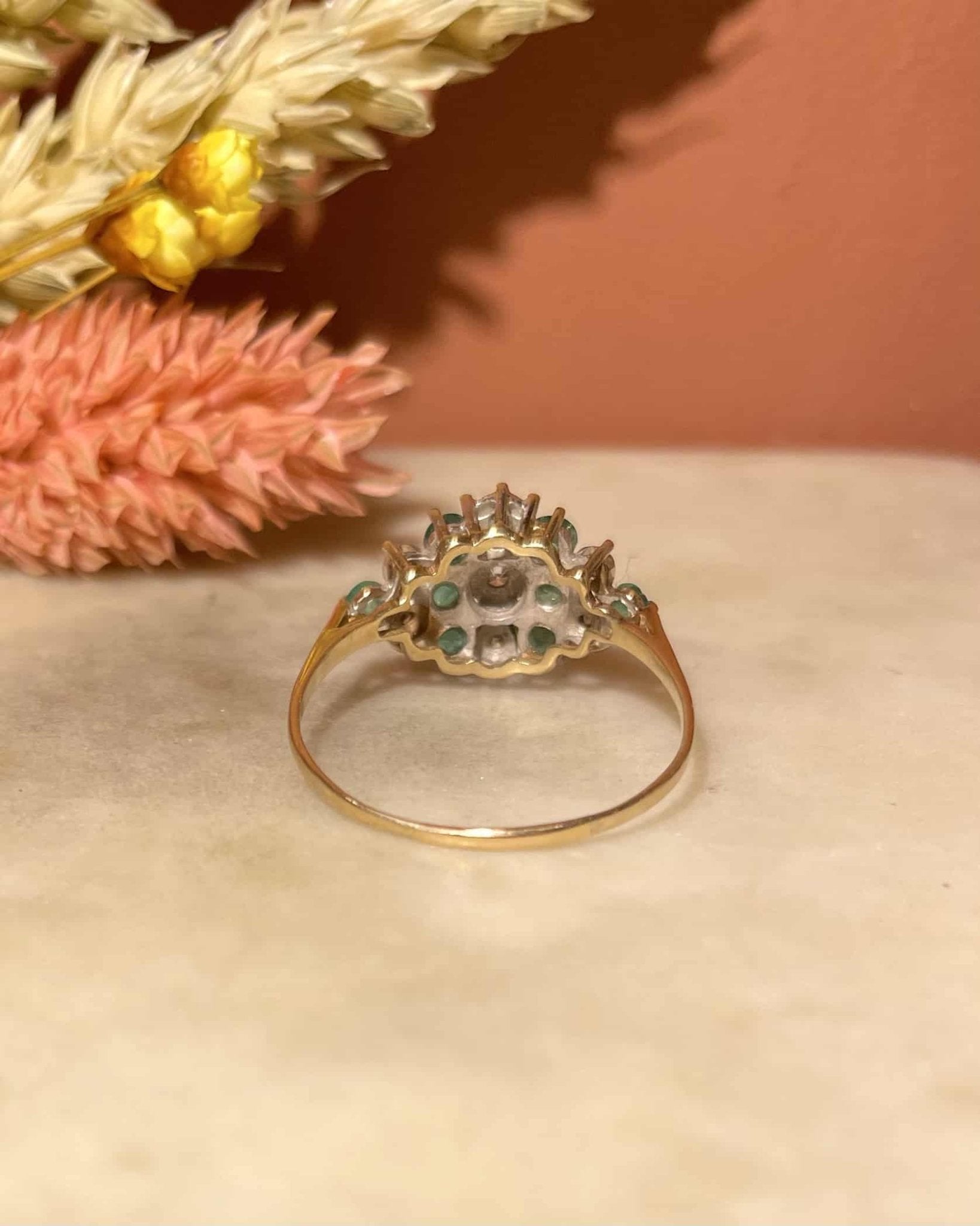 Bague Rivière Émeraudes 0.40 carat &amp; Diamants &quot;Shelly&quot; - Elliade Paris