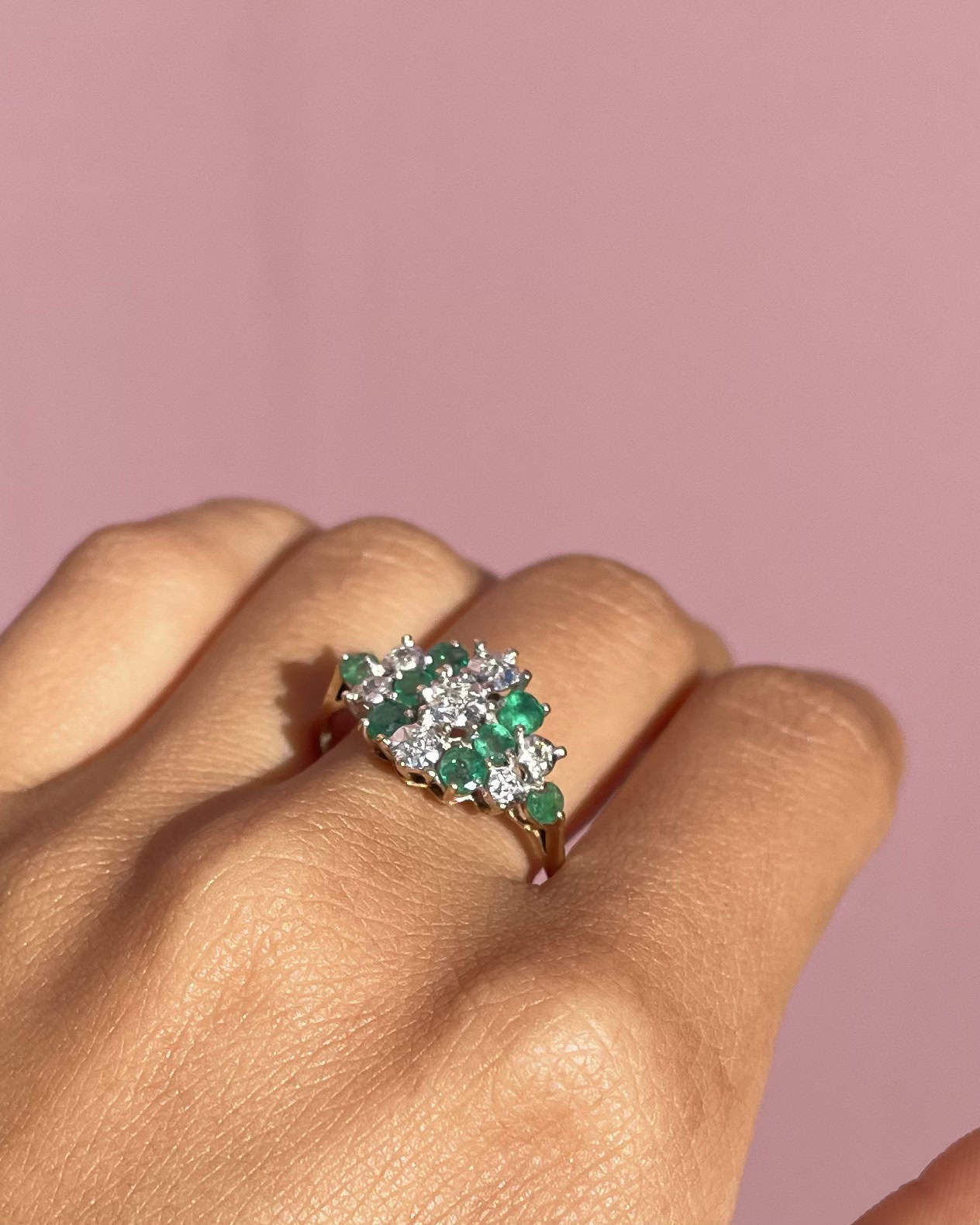 Bague Rivière Émeraudes 0.40 carat &amp; Diamants "Shelly" - Elliade Paris